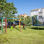 Modern Stone House With Garden And Playground Lägenhet