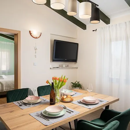Modern Stone House With Flowers & Playground Apartmán Medulin